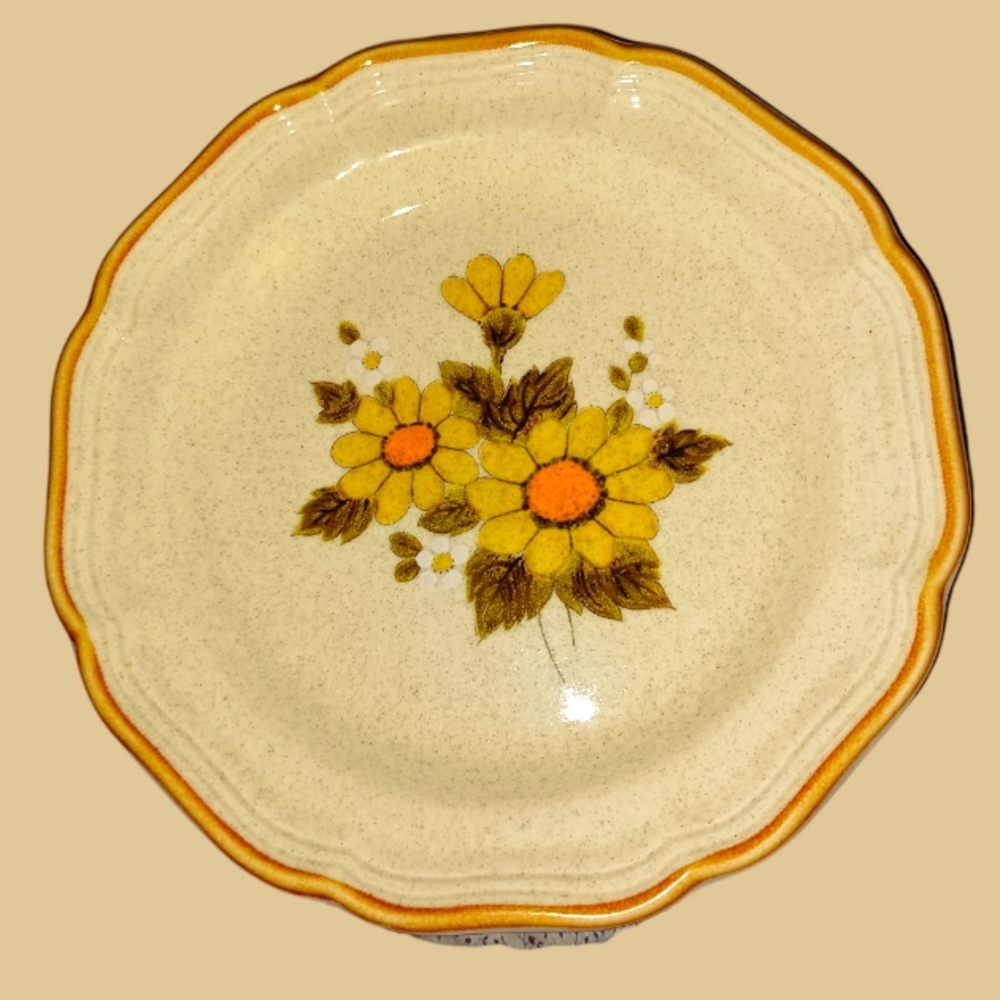 Mikasa 7 small vintage plates Sunny Side Collectio